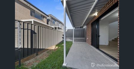 Modern Family Home - Photo 4