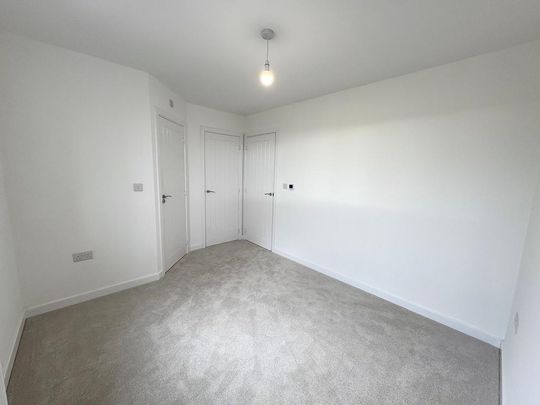 3 bedroom end of terrace house to rent - Photo 1