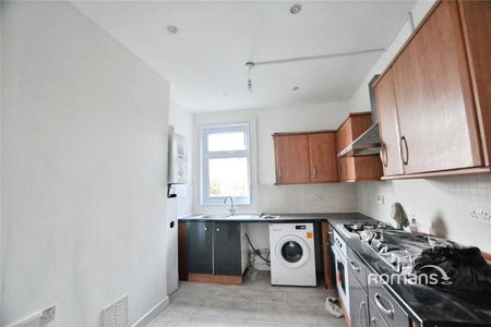 2 bedroom maisonette to rent - Photo 4