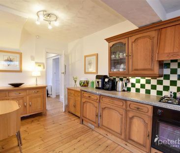 3 bedroom semi-detached house to rent - Photo 6