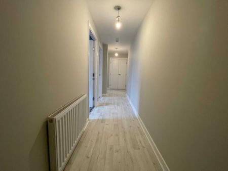 Price £1,200 pcm - Available Now - Unfurnished - Photo 3