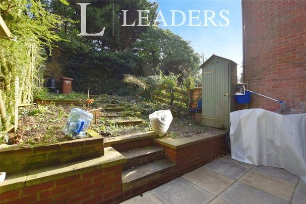 1 bedroom in a house share to rent - Photo 1