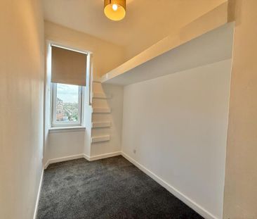 3 bedroom flat to rent - Photo 3