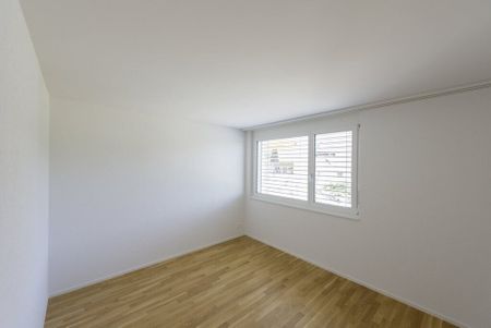 Opening a 2.5-room apartment in Boll - Photo 3