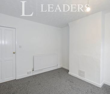 2 bedroom house to rent Victoria Street, ST5 - Photo 4