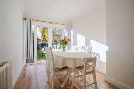 5 bedroom semi-detached house to rent - Photo 2