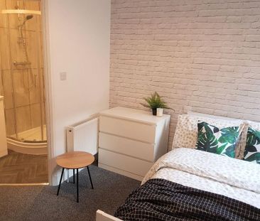 6 bedroom terraced house to rent - Photo 5