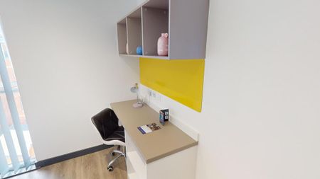 1 bedroom in a flat share to rent - Photo 3