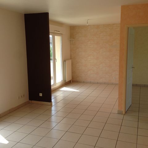 Location Appartement 2 pièces 47m² TROYES 10000 - Photo 1