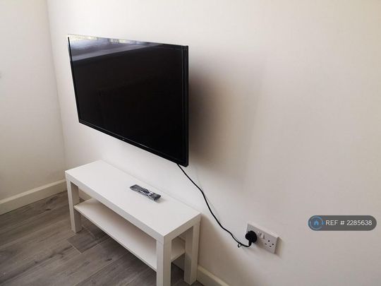 8 bedroom detached house to rent - Photo 1