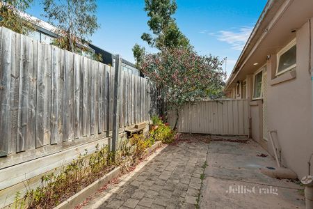 2/62 Bridge St, Eltham - Photo 4