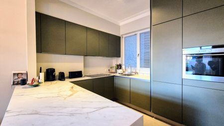 Lichtrijk en ruim appartement op toplocatie. - Foto 2