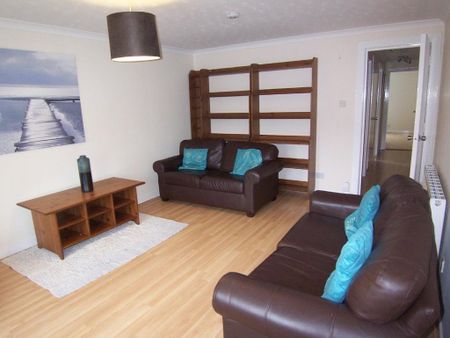 2 bedroom flat to rent - Photo 3