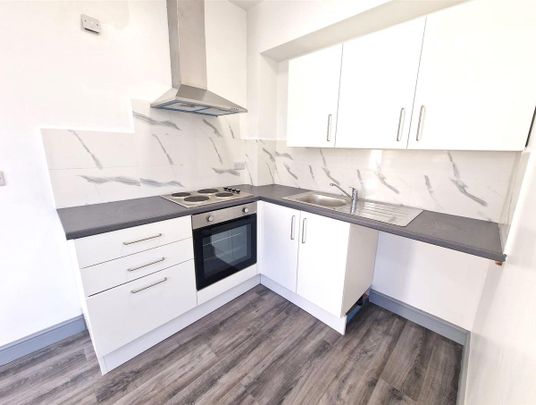 Flat 2, Avenue Road, DN2 - Photo 1