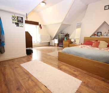 Adamsdown Square, Adamsdown - Photo 2
