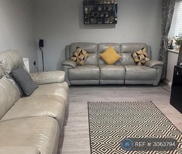 4 bedroom detached house to rent - Photo 2