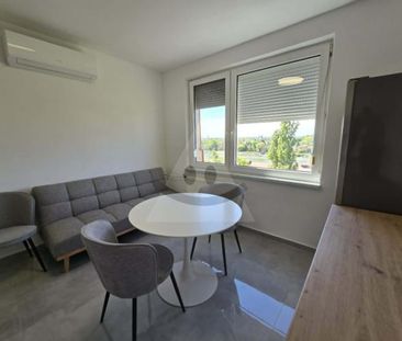 1-izbový byt byt, Komárno, Sídlisko VII, Dunajské nábr. - Photo 1