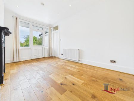 3 bedroom flat to rent - Photo 3