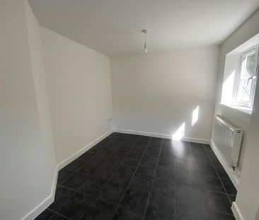 2 bedroom end of terrace house to rent - Photo 6
