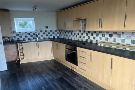 2 Bedroom Terraced To Let - Photo 2