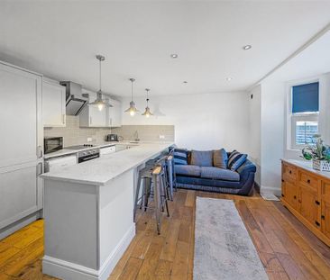 3 bedroom apartment to rent - Photo 5