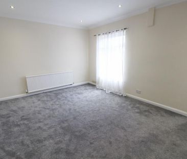 2 bedroom end of terrace house to rent - Photo 4