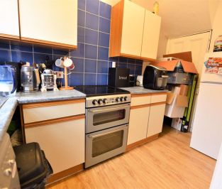 3 bedroom House in Thornville Grove, Leeds - Photo 4