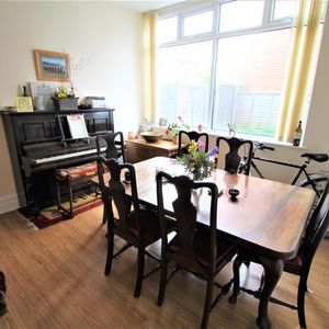4 bedroom terraced house to rent - Photo 2
