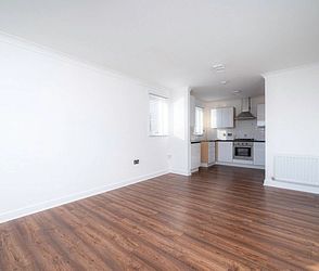 Whiting Crescent, Faversham, ME13 7WB, Kent - Photo 2