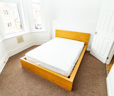 1 bedroom in a house share to rent - Photo 4