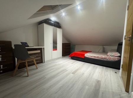 Room in a Shared House, Pinner Road, HA1 - Photo 3