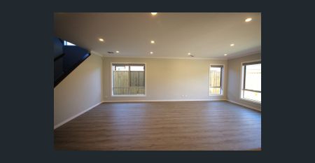 Modern Day Perfection! - Photo 2