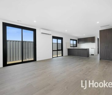 Modern, Low Maintenance Home! - Photo 2