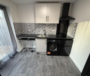 Studio to rent - Photo 6