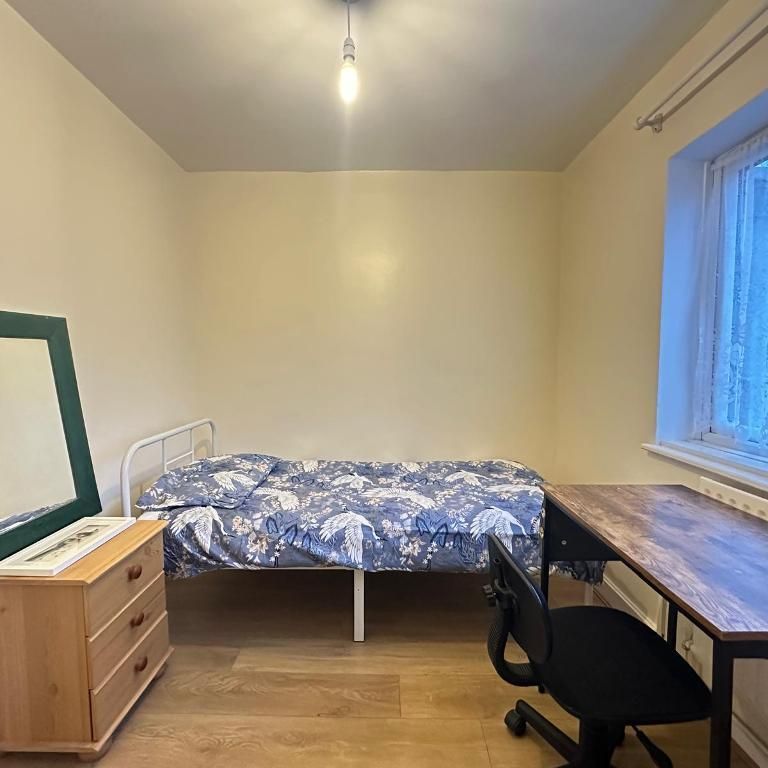 Brassie Avenue, East Acton, London, W3 7DE - Photo 1