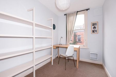 3 bedroom terraced house to rent - Photo 3