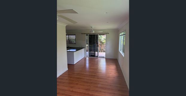 🔹 Private 3-Bedroom Island Home with Verandahs + Under-House Storage - Photo 1