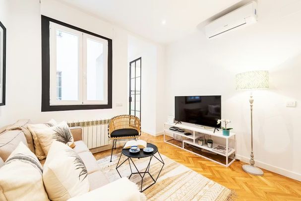 Calle de Alfonso XII, Madrid, Community of Madrid 28014 - Photo 1