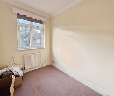 Shortwood Avenue, Staines Upon Thames, Middlesex, TW18 4JL - Photo 6
