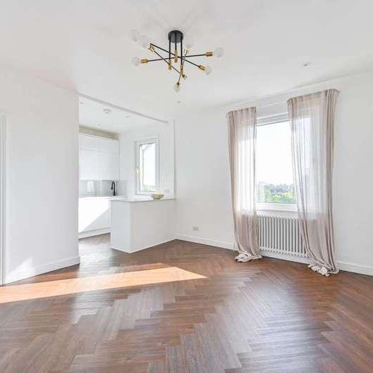 Ravensbourne Park, Catford, SE6 - Photo 1