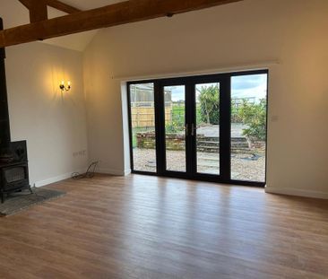 3 bedroom barn to rent - Photo 1