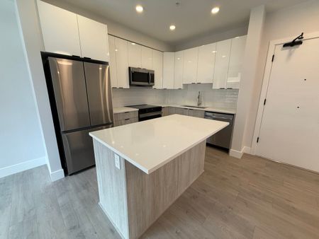 Brand New And Well-Kept Condo - Photo 3