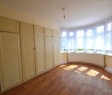 4 bedroom semi-detached house to rent - Photo 5