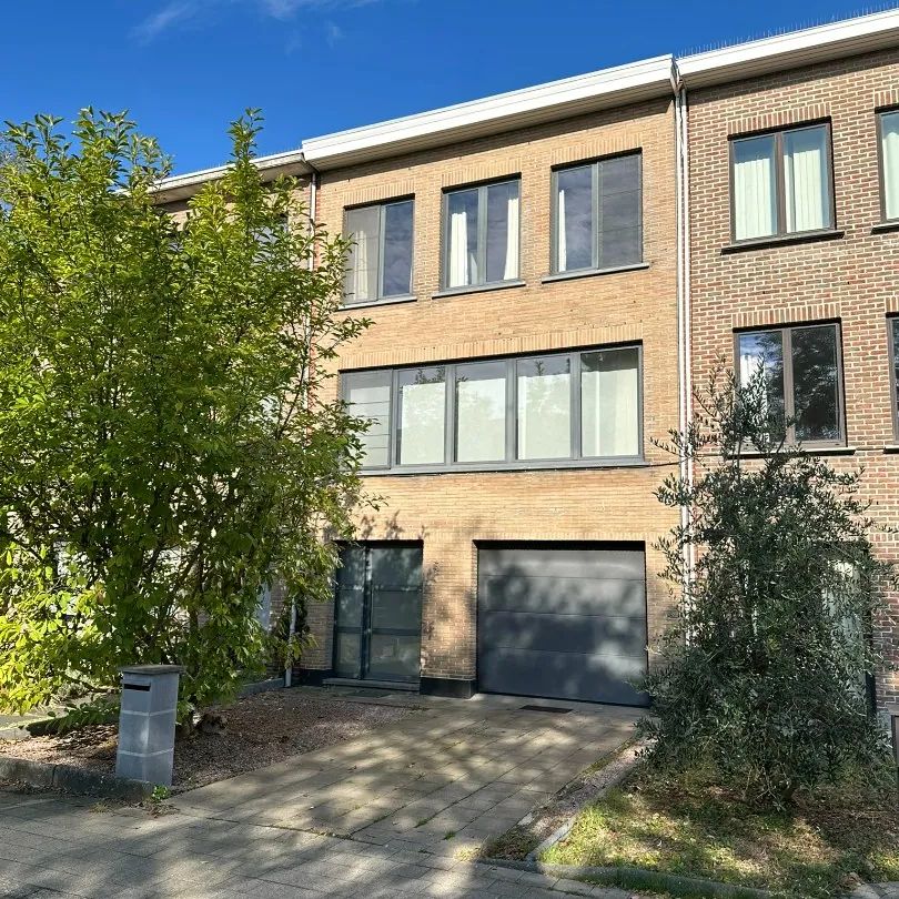 Mooie woning met 3 slaapkamers, garage en tuin - Photo 1