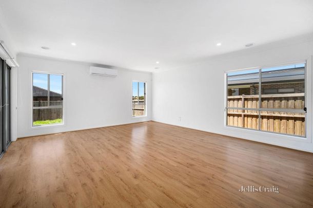 7 Sundance Boulevard, Winter Valley - Photo 1