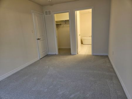 For Lease - 2059 Horace Duncan Crescent, Oshawa, Ontario - Photo 5