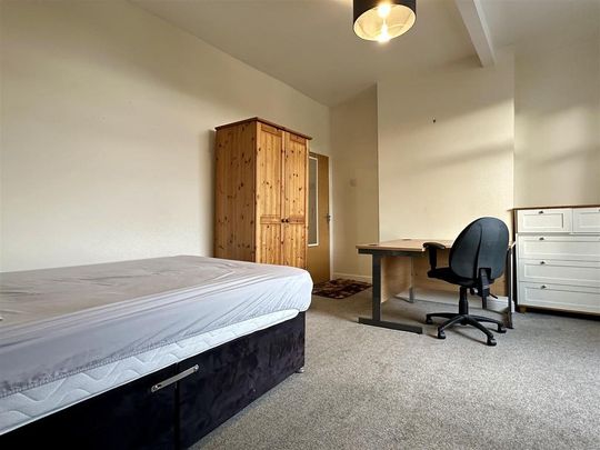 1 bedroom in a house share to rent - Photo 1