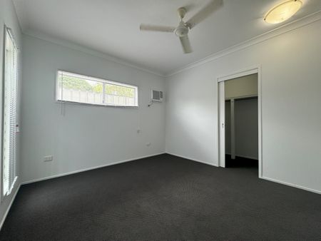 PRIVATE AND LOW MAINTENANCE 3 BEDROOM HOME IN PERFECT LOCATION - Photo 5