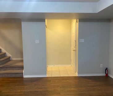 For Lease - 4975 Southampton Drive Unit# 274, Mississauga, Ontario - Photo 2