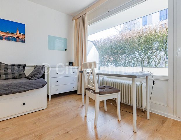 Komplett ausgestattete Wohnung mit Balkon in Hamburg-Stellingen - Foto 1